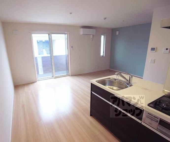 【カーサ　ルミノサ　ウーノ】間取