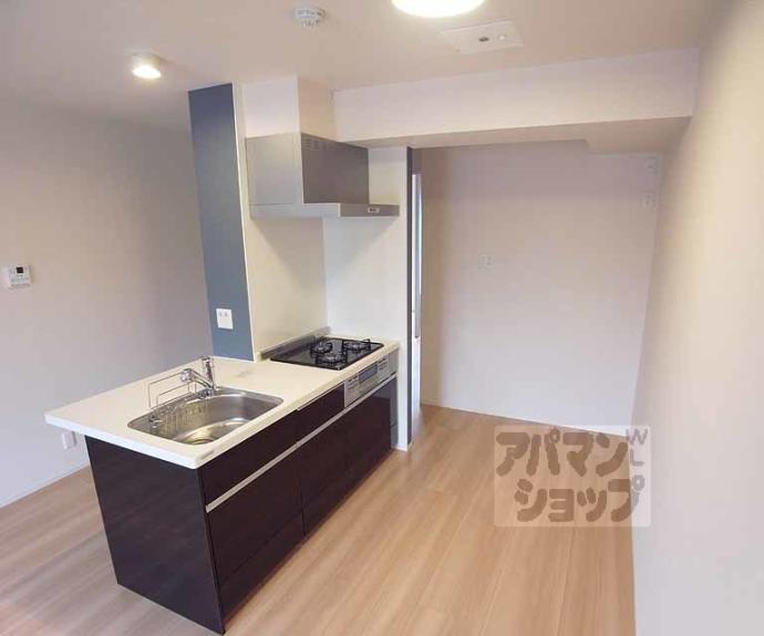 【カーサ　ルミノサ　ウーノ】間取