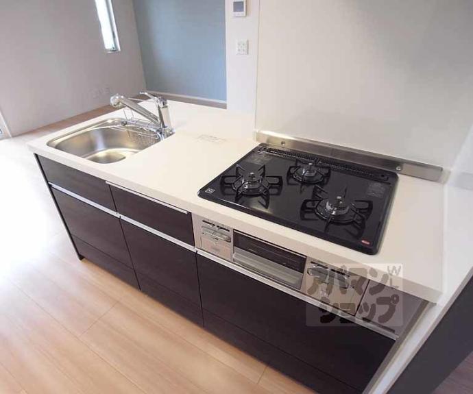 【カーサ　ルミノサ　ウーノ】間取