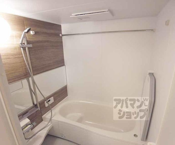 【カーサ　ルミノサ　ウーノ】間取