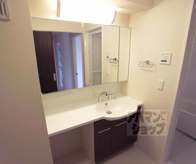 【カーサ　ルミノサ　ウーノ】間取