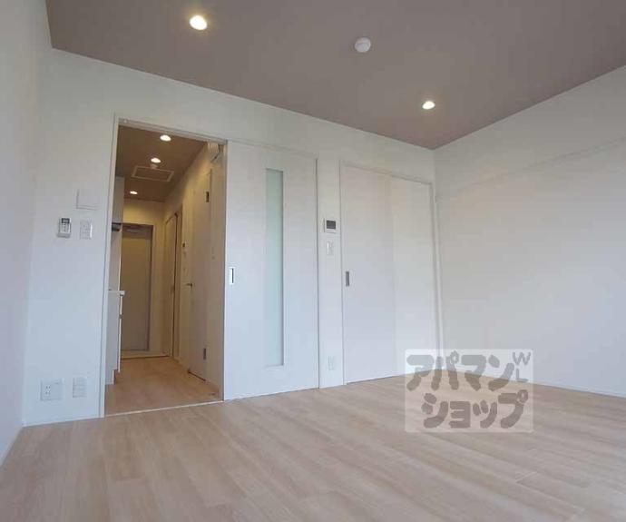 【深草直違橋南１丁目マンション】間取
