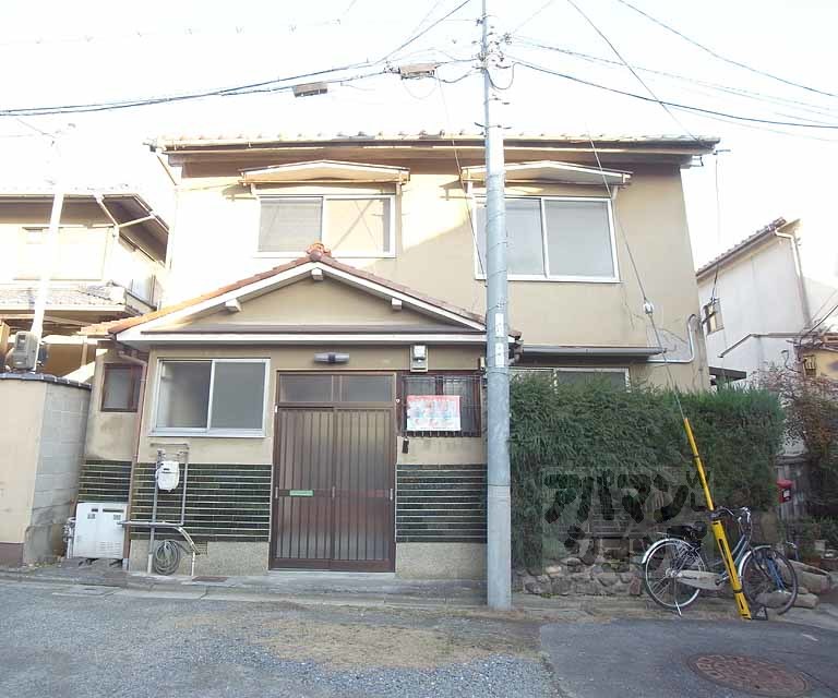 横大路下三栖山殿貸家