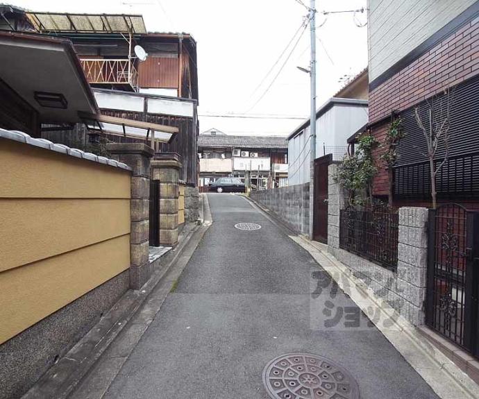 【深草六反田町1-1貸家】間取