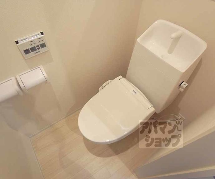 【ソリーゾ稲荷】間取