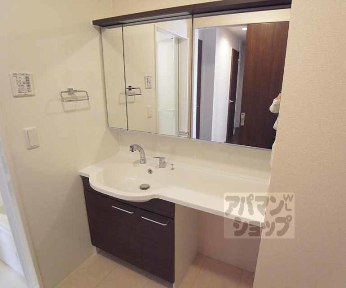 【エクラシオ稲荷】間取