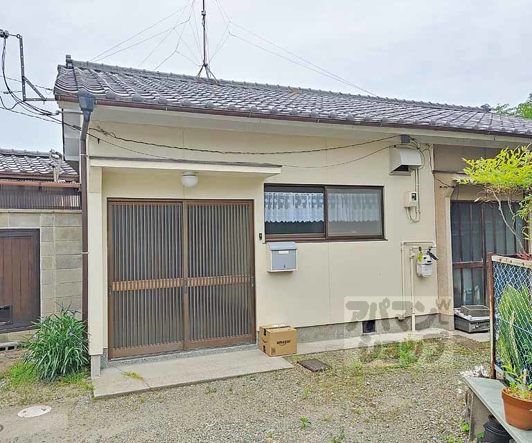 横大路貸家