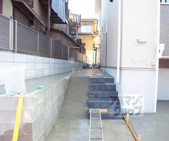 【ハーモニーテラス深草大亀谷西寺町】間取