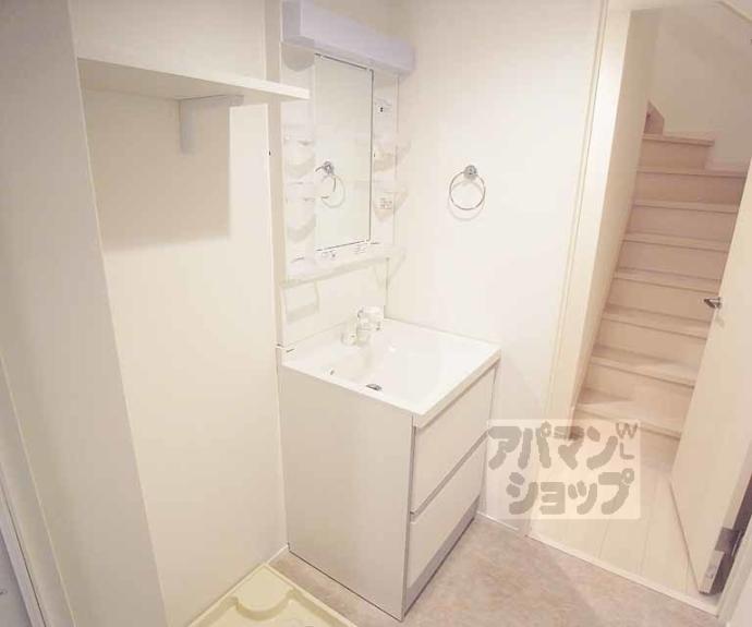 【ハーモニーテラス深草大亀谷西寺町】間取
