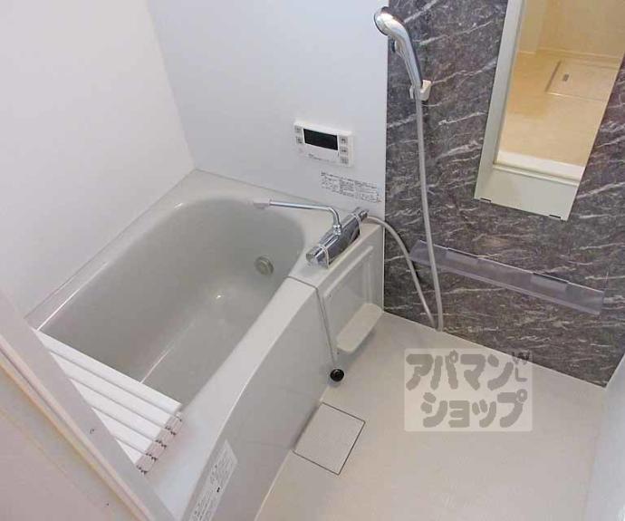 【ウッドステージ桜　壱号館】間取