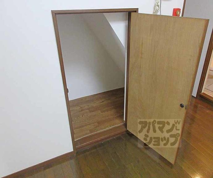 【桃山町泰長老貸家】間取