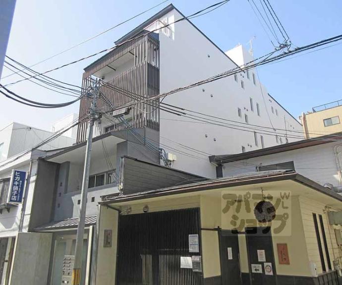 【Ｐｏｕｒ　Ｔｏｕｊｏｕｒｓ桃山】間取