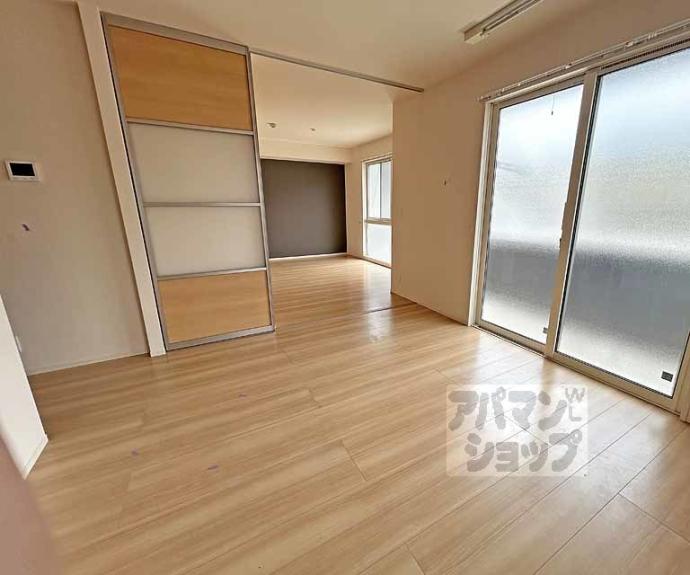 【サン・フローラ伏見板橋】間取