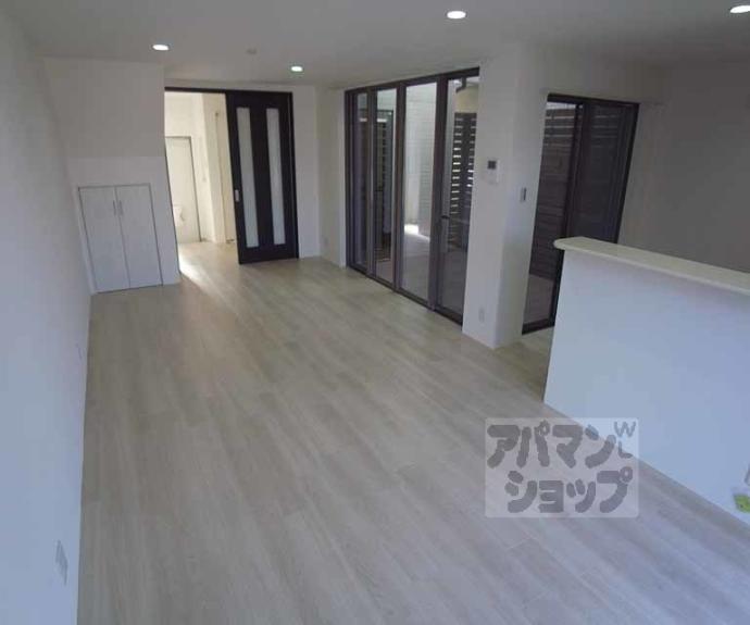 【エクリュ（ＫＯＳＭＯＳ　ＰＬＡＣＥ）】間取