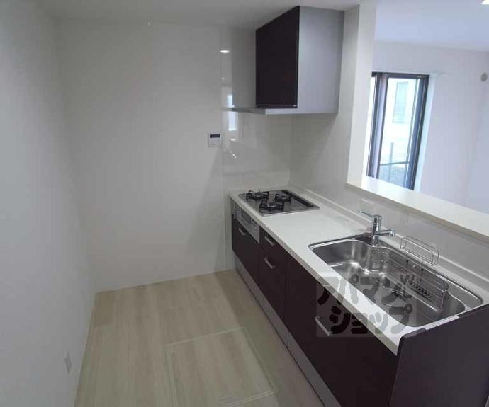 【エクリュ（ＫＯＳＭＯＳ　ＰＬＡＣＥ）】間取