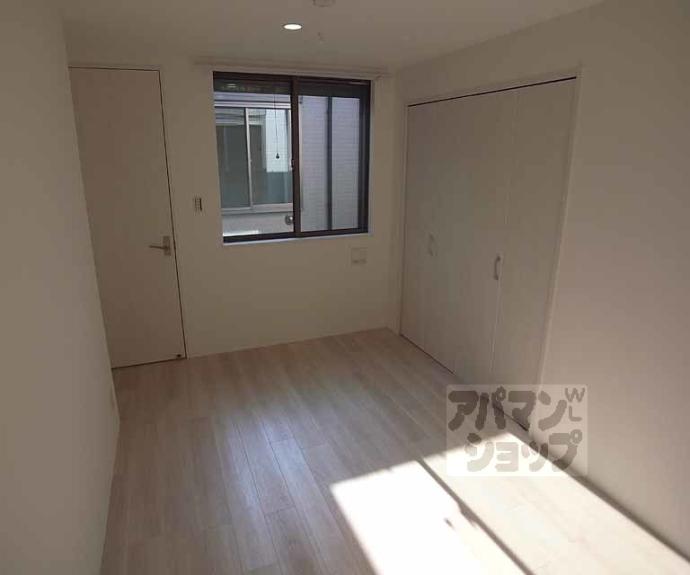 【エクリュ（ＫＯＳＭＯＳ　ＰＬＡＣＥ）】間取