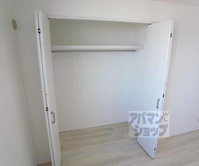 【エクリュ（ＫＯＳＭＯＳ　ＰＬＡＣＥ）】間取