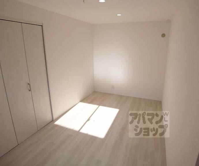 【エクリュ（ＫＯＳＭＯＳ　ＰＬＡＣＥ）】間取