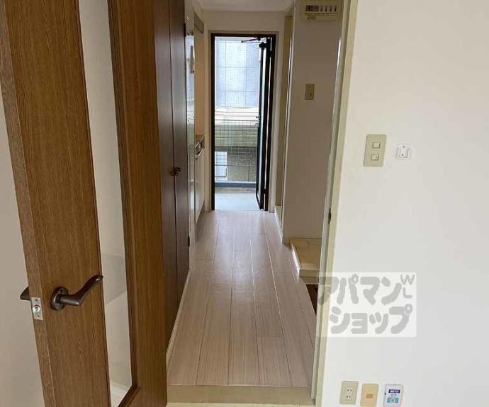 【アパートメント亀岡】間取