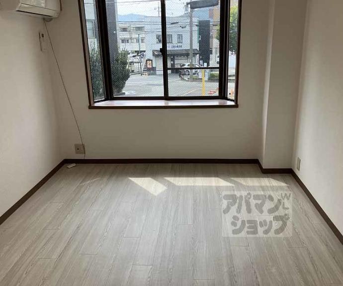 【アパートメント亀岡】間取