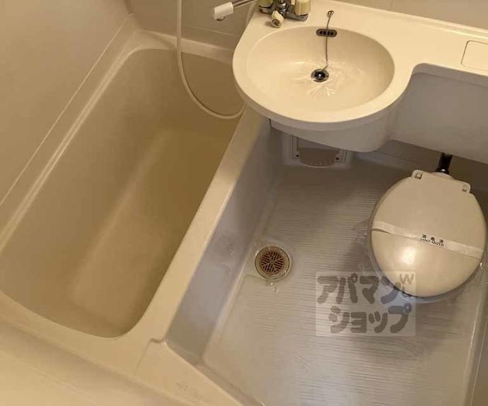 【アパートメント亀岡】間取