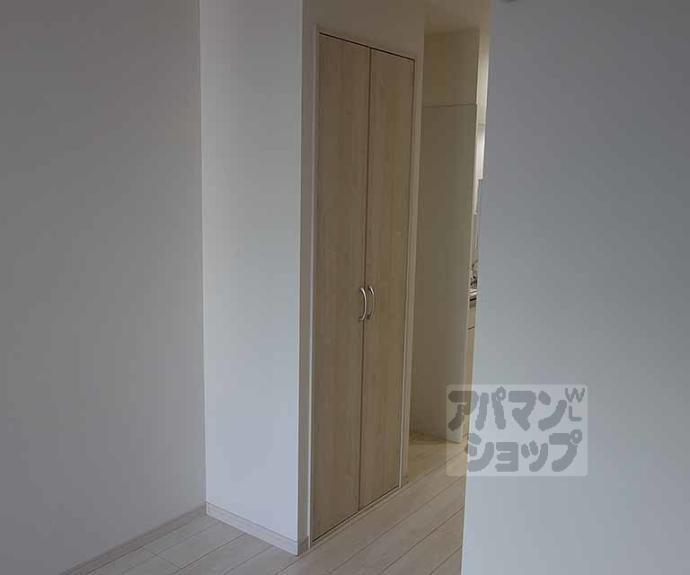 【オーシャンズ西向日】間取