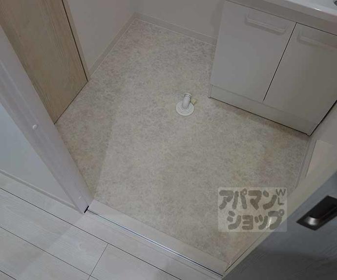 【オーシャンズ西向日】間取