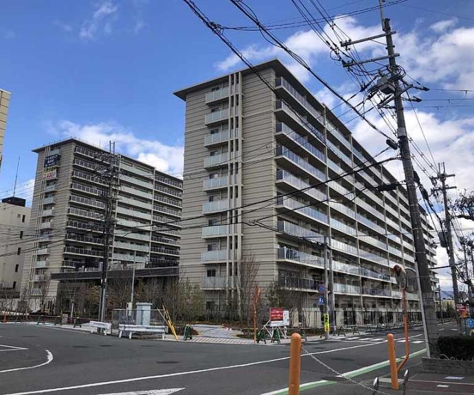 【ローレルスクエア長岡京ザ・マークス】