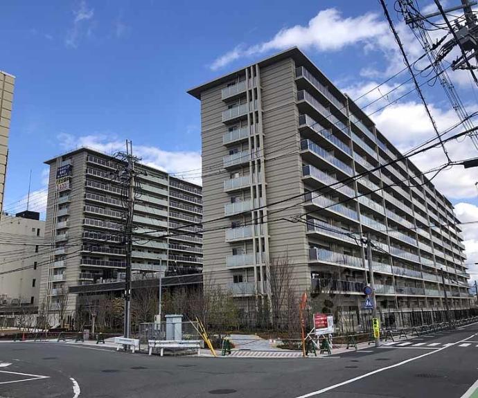 【ローレルスクエア長岡京ザ・マークス】