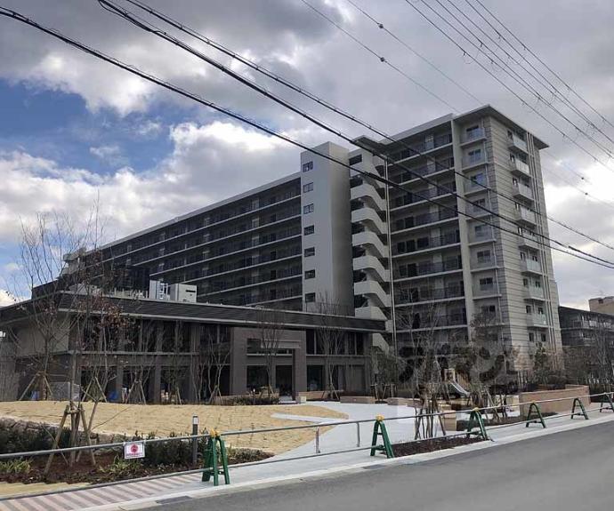 【ローレルスクエア長岡京ザ・マークス】