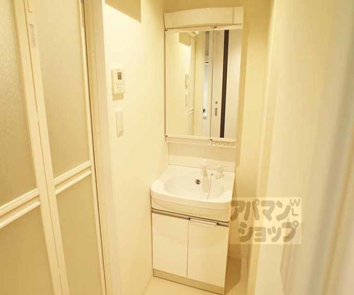 【岩倉中在地町マンション】間取