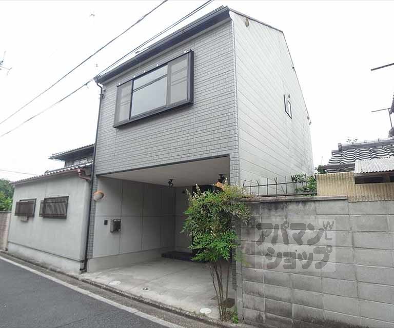 吉田上大路町貸家３１－１