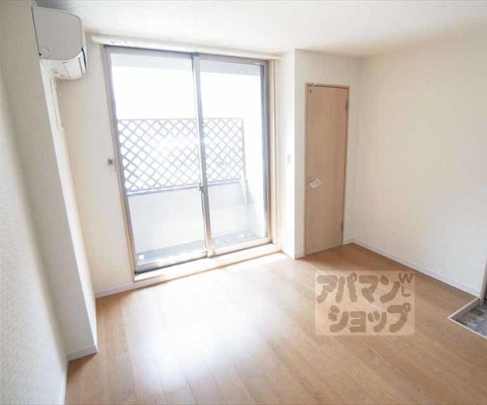 【Ｃａｒｌ　Ｖｉｌｌａ　茶山】間取