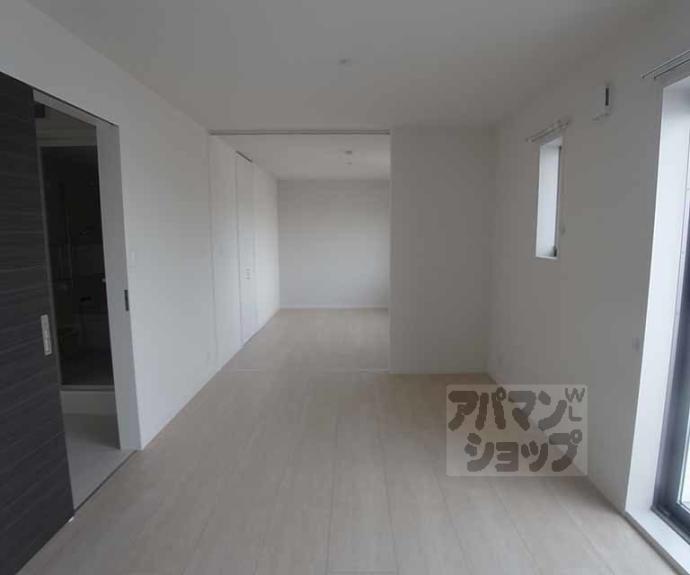 【シャーメゾン中路】間取