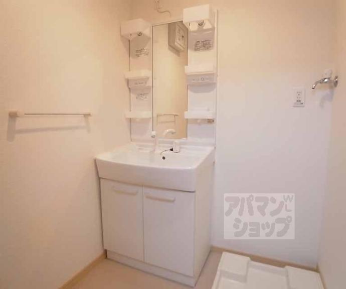 【ジュネス　モデルヌ】間取