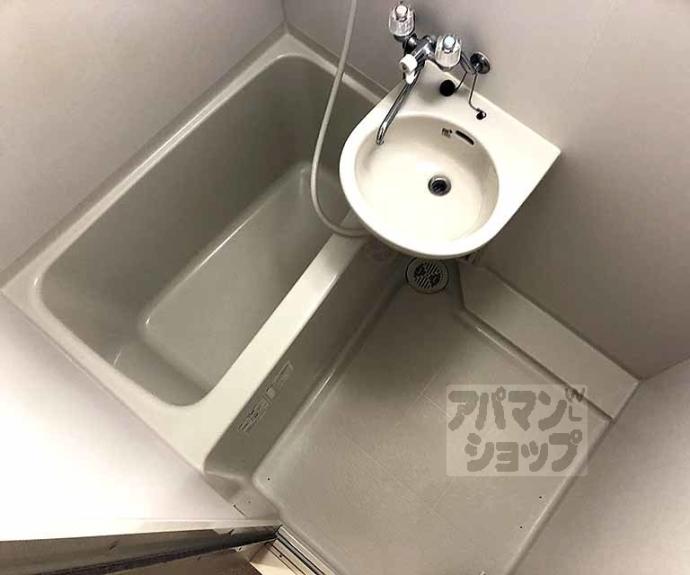 【レオパレスクレールアミラ】間取