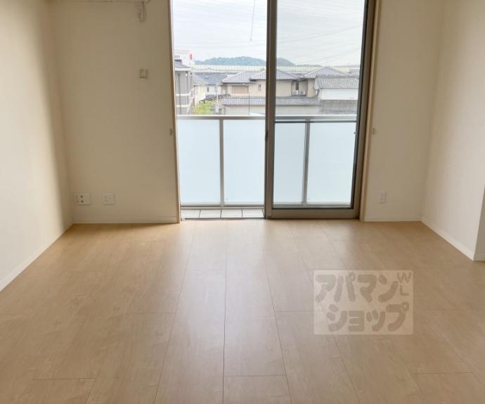 【シャーメゾン下植野】間取