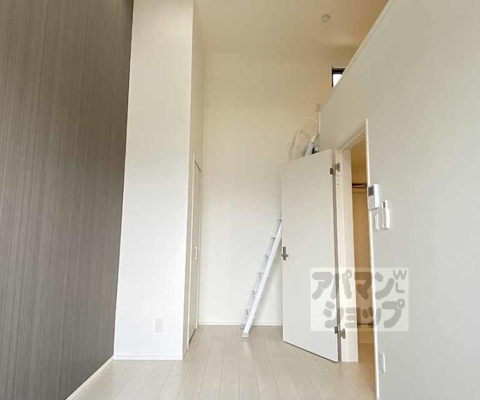 【ＯＬＤ　ＴＯＷＮ　オールドタウン】間取