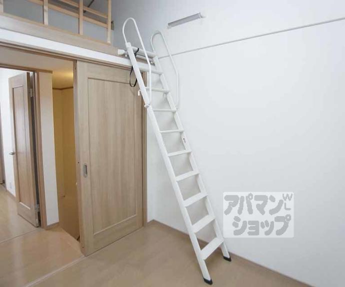 【桂稲荷山町貸家31-33】