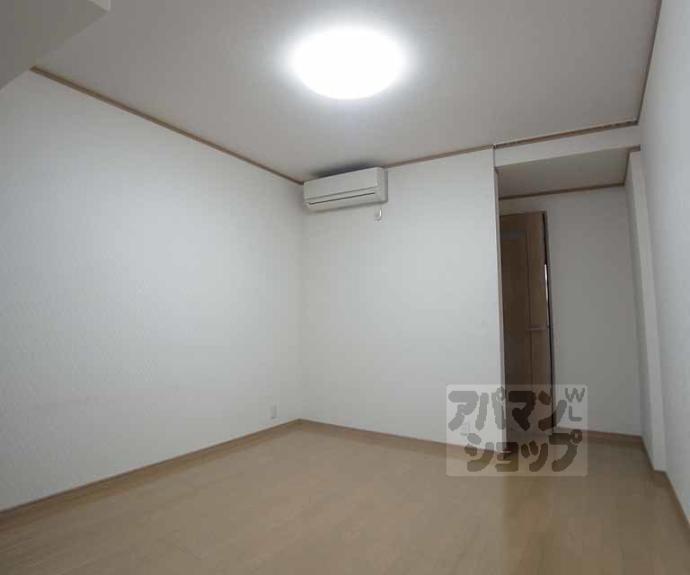 【桂稲荷山町貸家31-33】