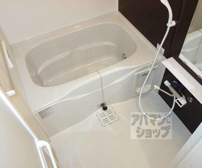 【エルヴィータ長岡】間取