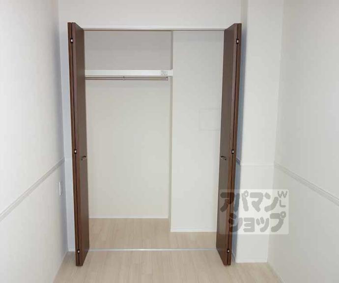 【エルヴィータ長岡】間取