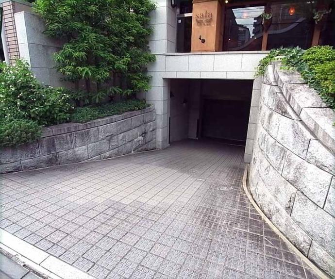 【ＫＢコンフォート三条】間取