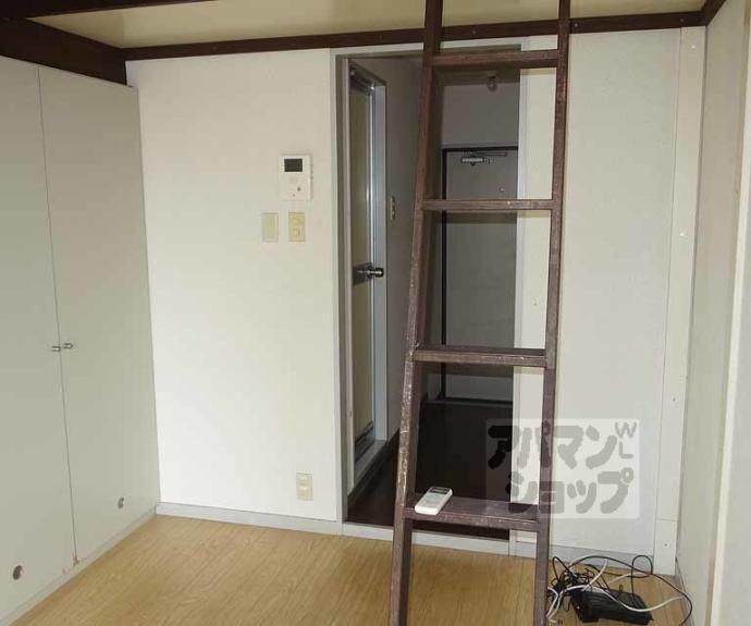 【ヤングヴィレッジ河原町】間取