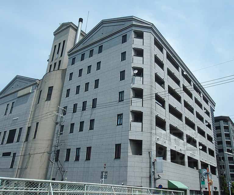 デルフィ西大路
