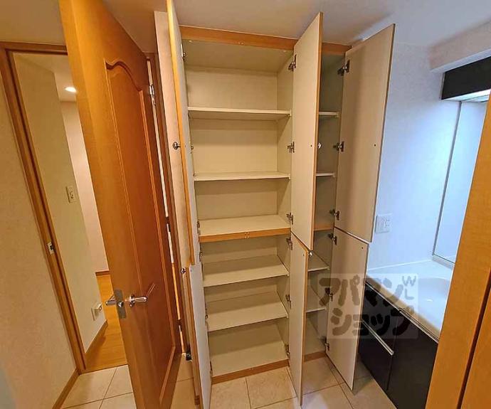 【リーガル京都東本願寺前】間取