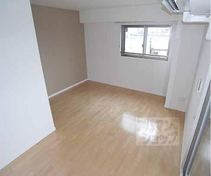 【ソレイユ深草】間取