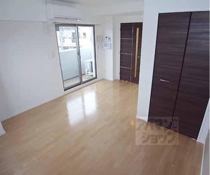 【ソレイユ深草】間取