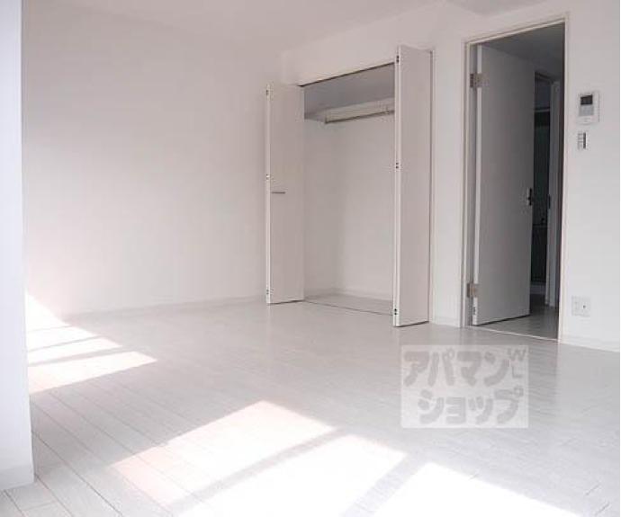 【ノースサイド西大路】間取