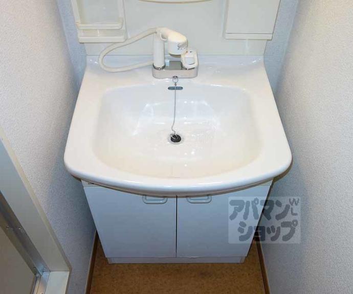 【ヴィラカンファーツリー】間取